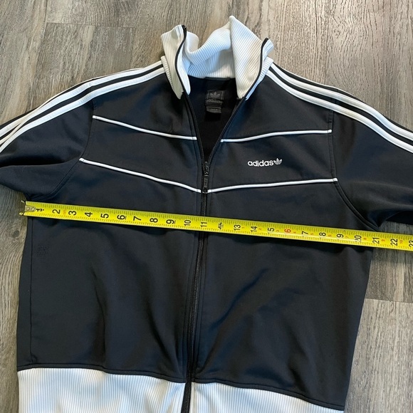 Adidas Girls Black & White Zip Up Sweatshirt/Lightweight Jacket, size XL - Picture 9 of 10